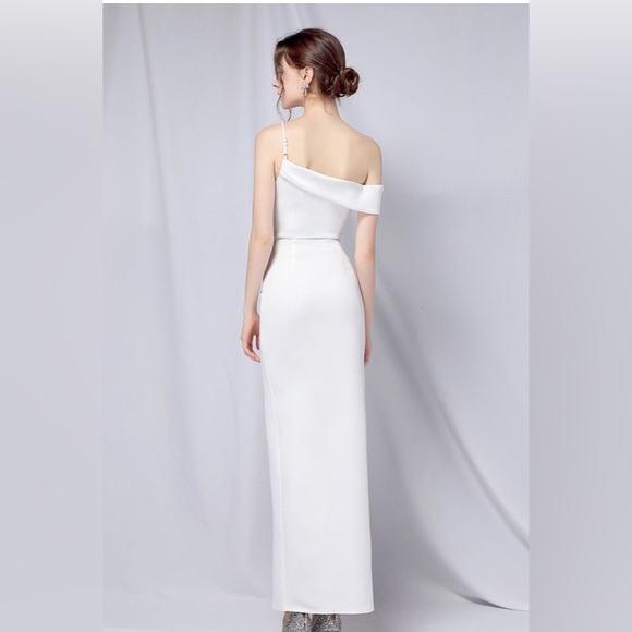 Single Shoulder Front Slit Gown - Picture 3 of 3